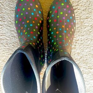 Size 10 women rubber boots